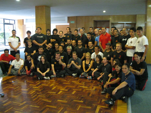 FOTO CON LOS PARTICIPANTES EN EL SEMINARIO